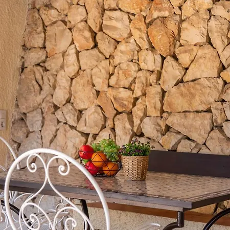 Elice - Plusholidays Calp