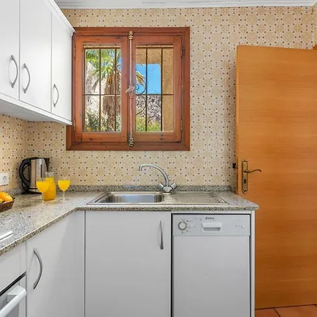 Elice - Plusholidays *