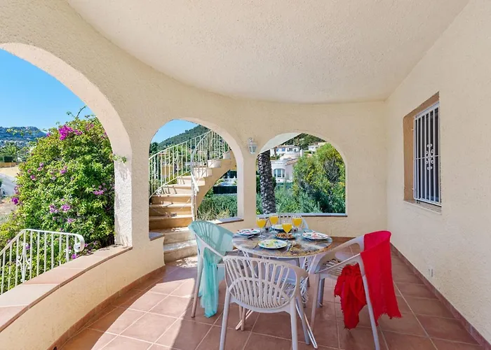 Elice - Plusholidays * La Canuta