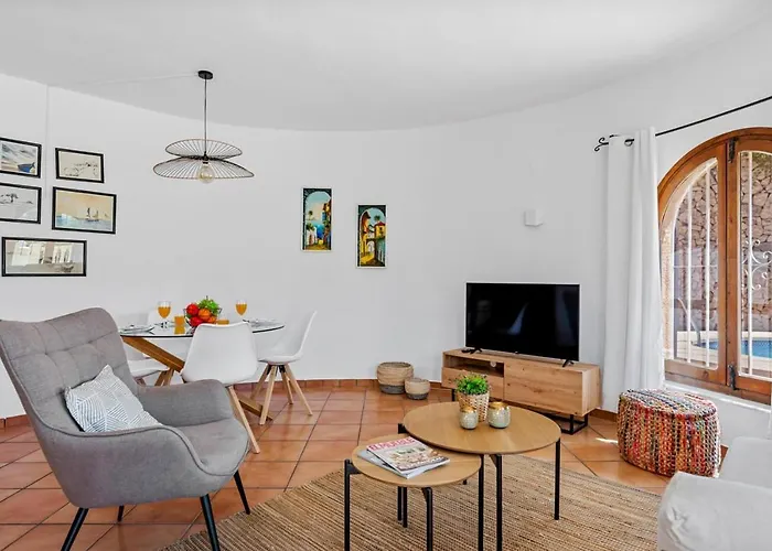 Elice - Plusholidays Villa La Canuta