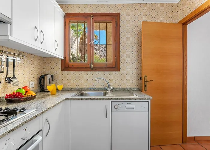 Elice - Plusholidays *